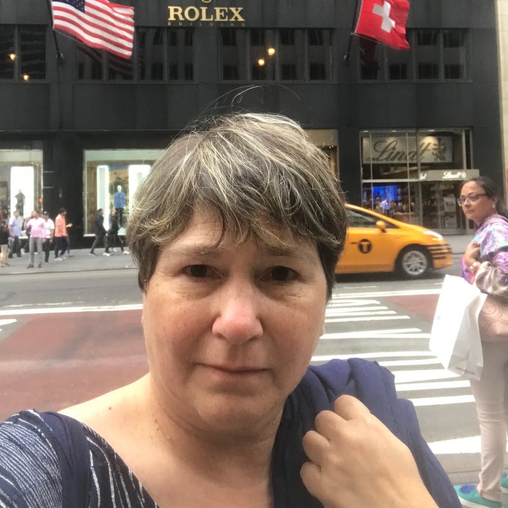 Meet your Posher, Julie